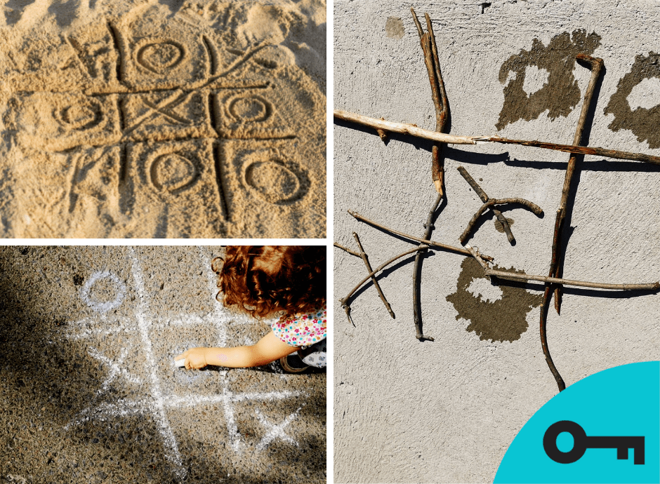 Trois tic-tac-toe : un tracé dans le sable, un tracé à la craie et un formé de petites branches.
